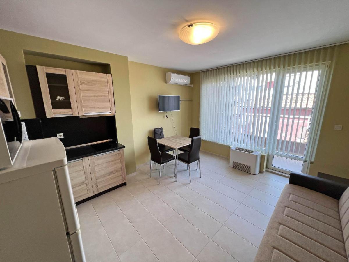 Valemar Apartments Pomorie Buitenkant foto