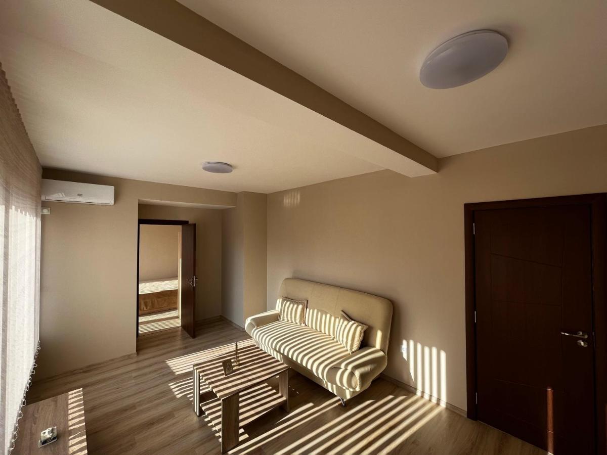 Valemar Apartments Pomorie Buitenkant foto